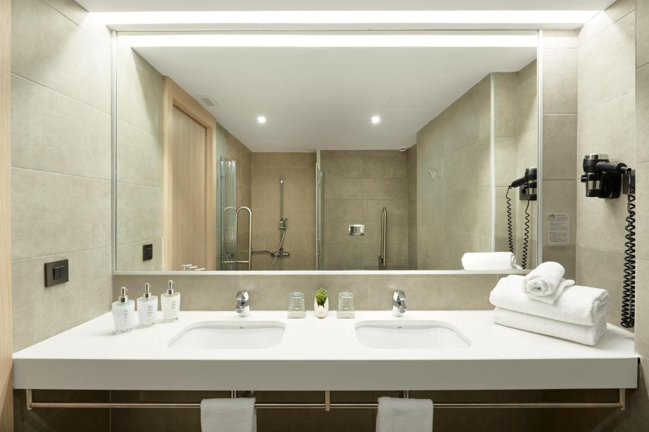 Hotel Omnium Барселона Екстериор снимка
