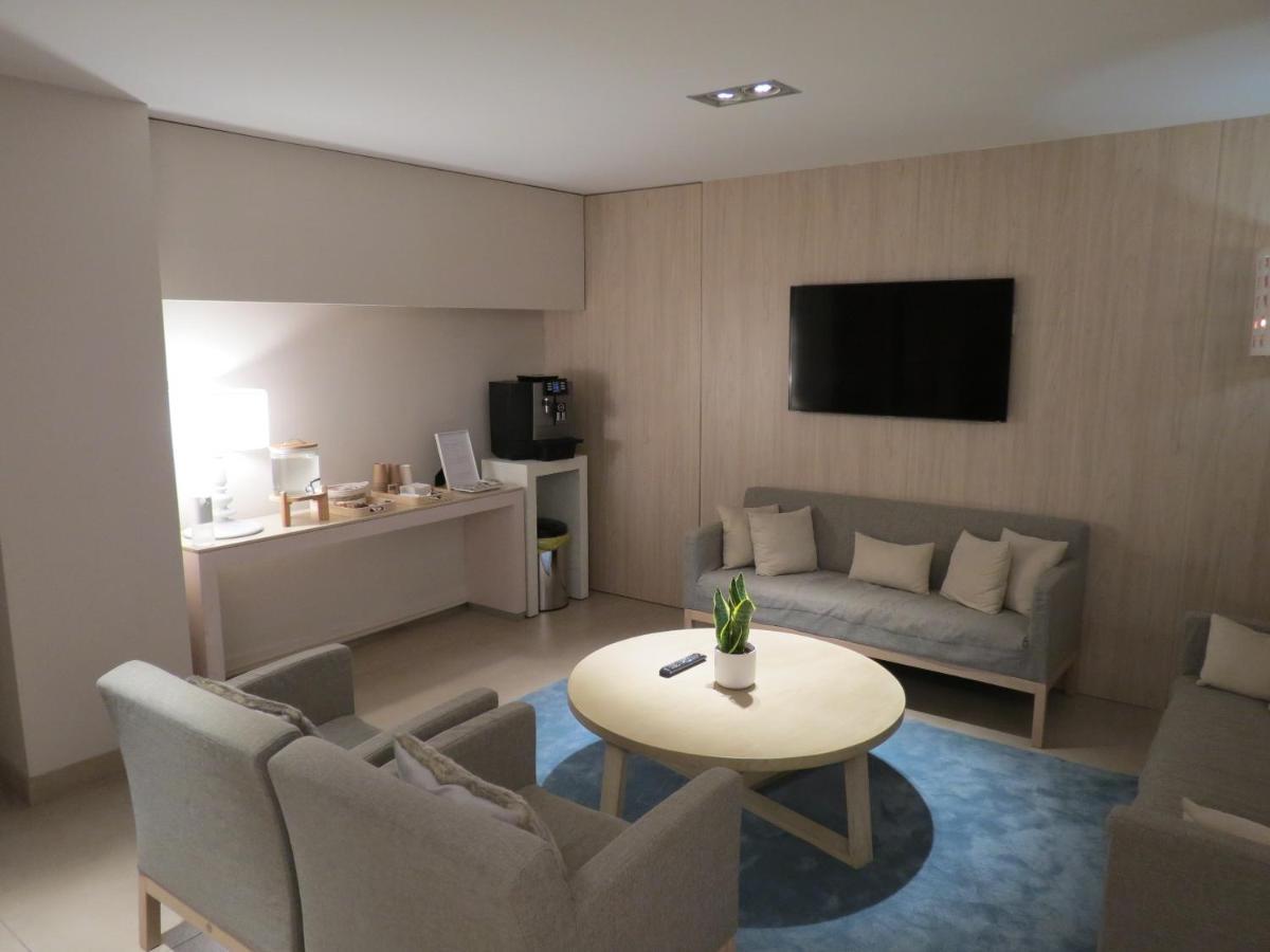 Hotel Omnium Барселона Екстериор снимка