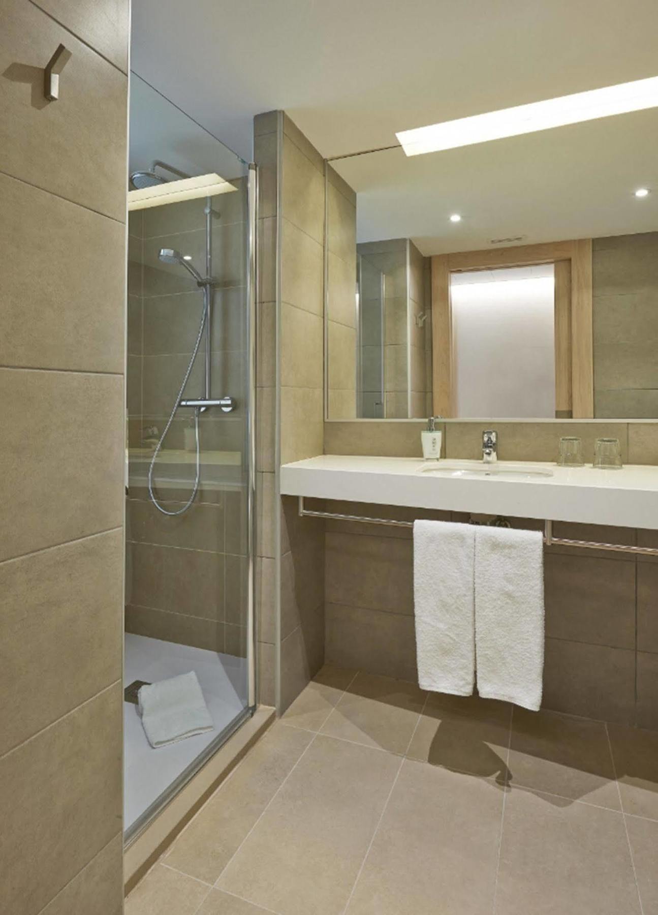 Hotel Omnium Барселона Екстериор снимка