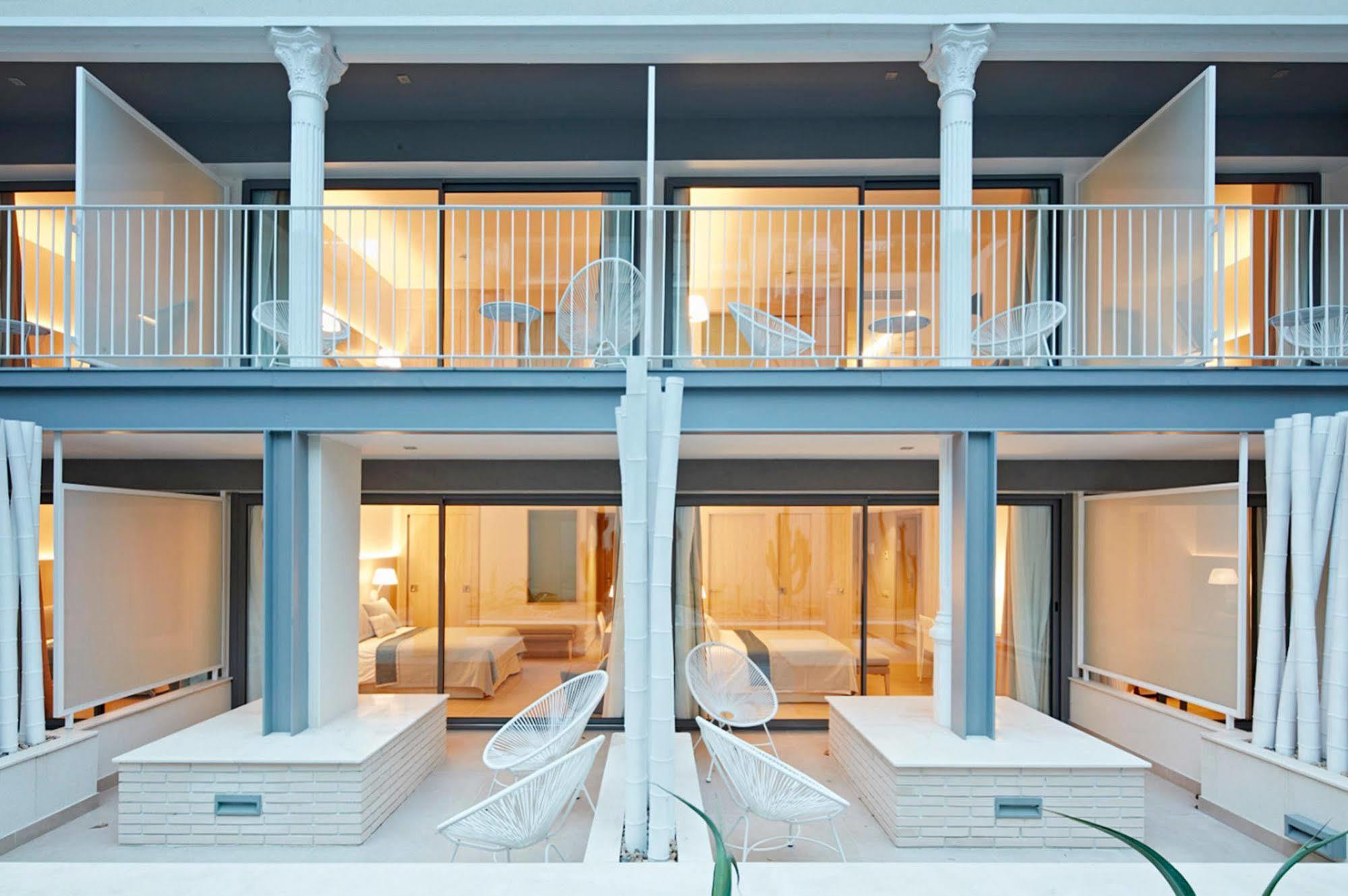 Hotel Omnium Барселона Екстериор снимка