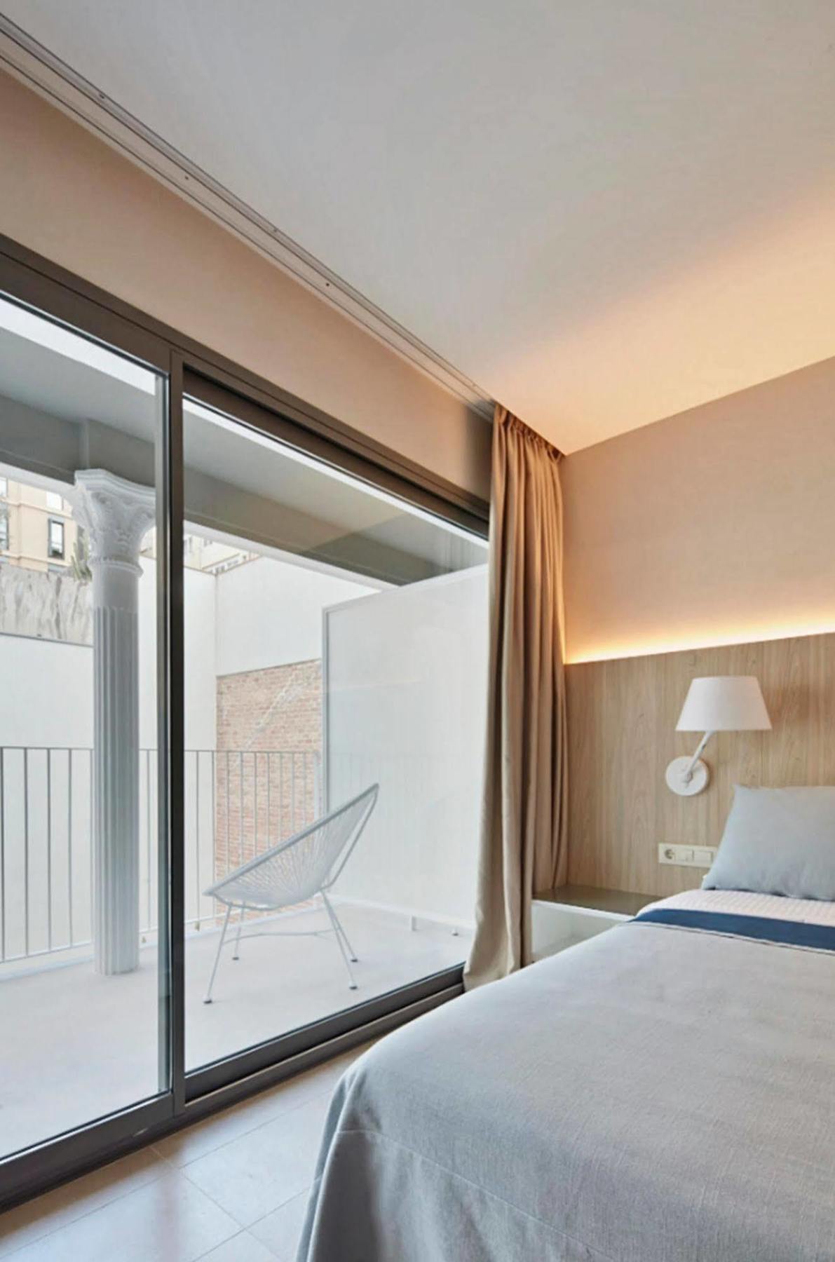Hotel Omnium Барселона Екстериор снимка