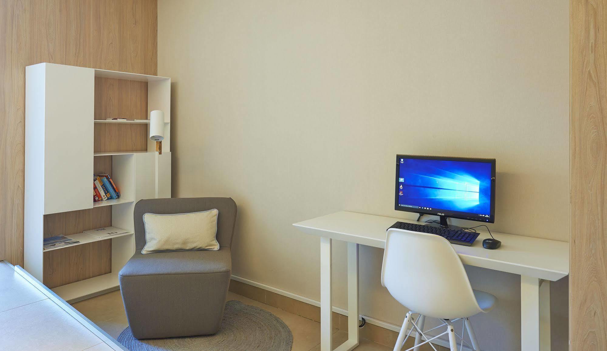 Hotel Omnium Барселона Екстериор снимка